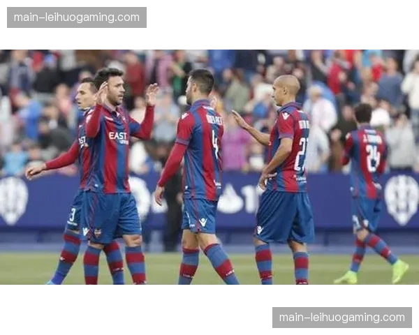 莱万特升班马后防补强见效 保级路上展现顽强斗志 莱万特升班马后防补强见效 保级路上展现顽强斗志